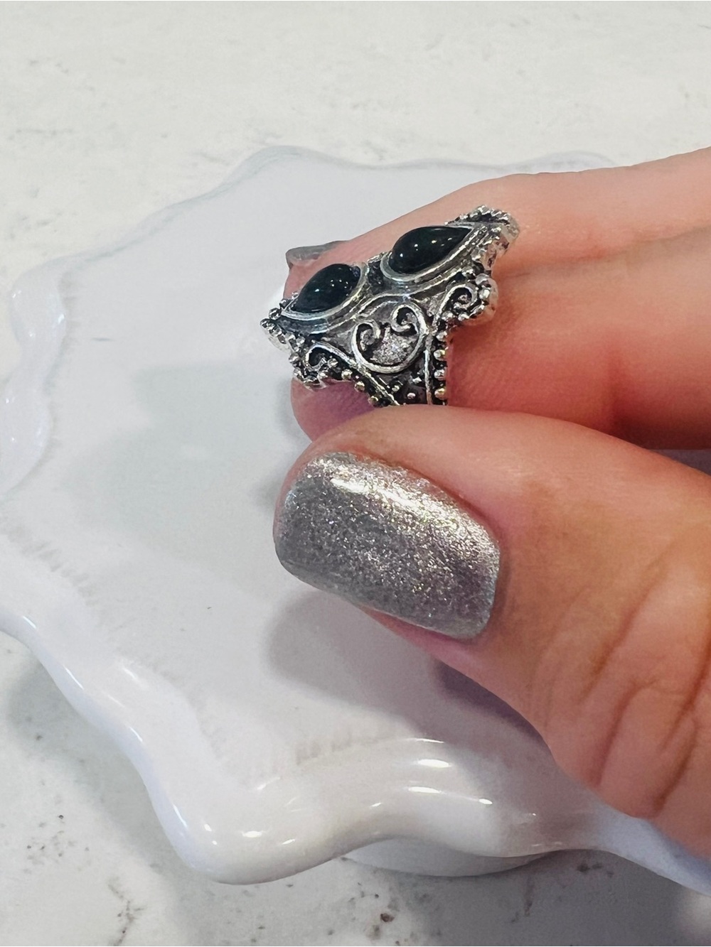 Vintage-Inspired Silver Black Stone Teardrop Ring-size 7 - Picture 5 of 9